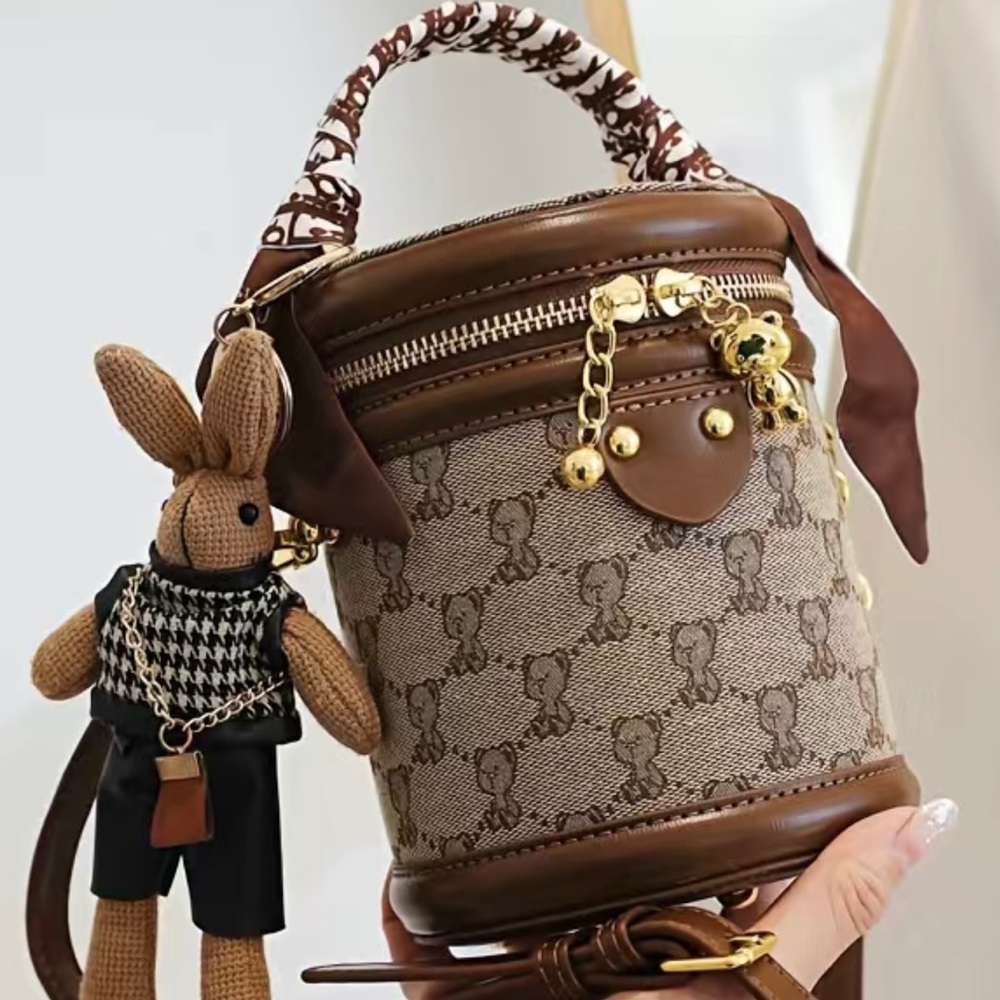 Cocoa Luxe  Bear & Bunny Charm Bucket Bag” - Picture 5 of 6